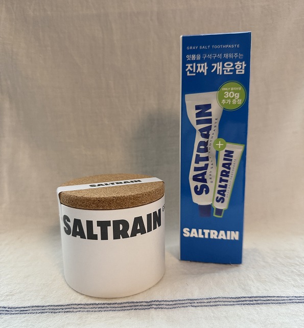 SALTRAINの塩と歯磨き粉