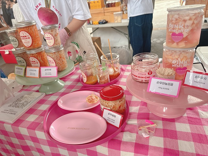 PINK KIMCHIのブース
