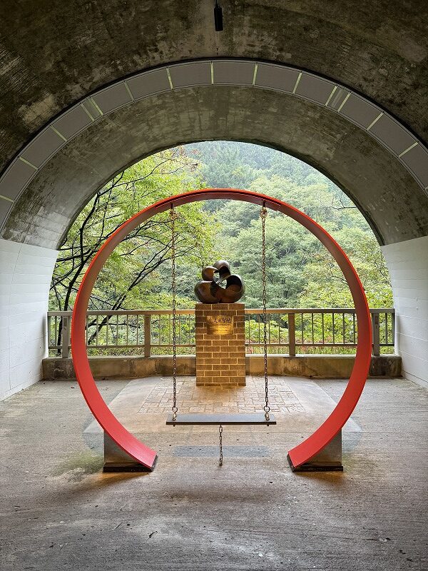 プレートには「恋人の聖地」