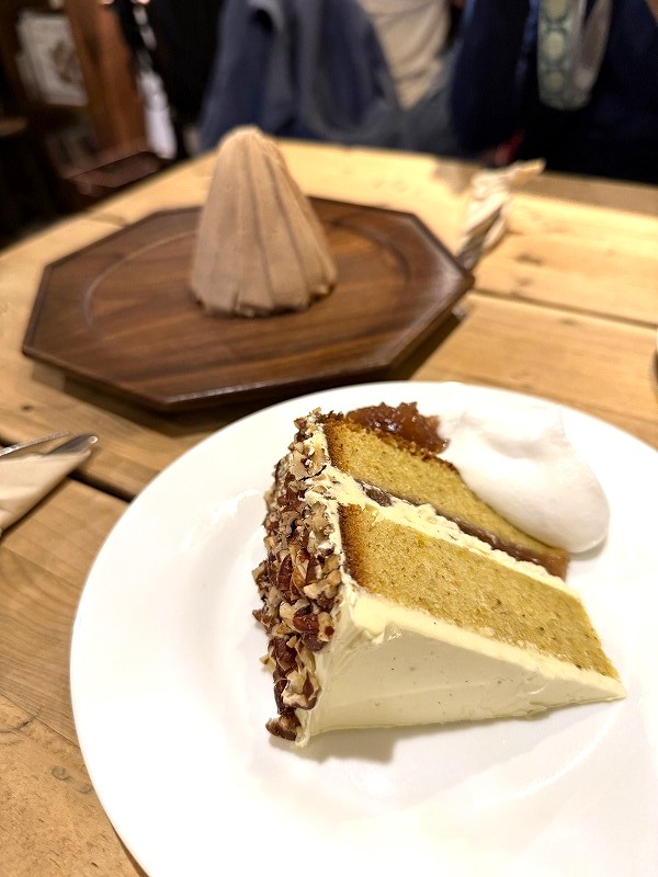 モンブランとピスタチオバタークリームケーキ