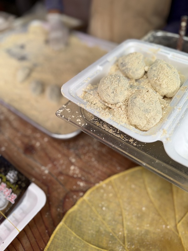 カンアジトッ（子犬餅） できたてはフワフワ