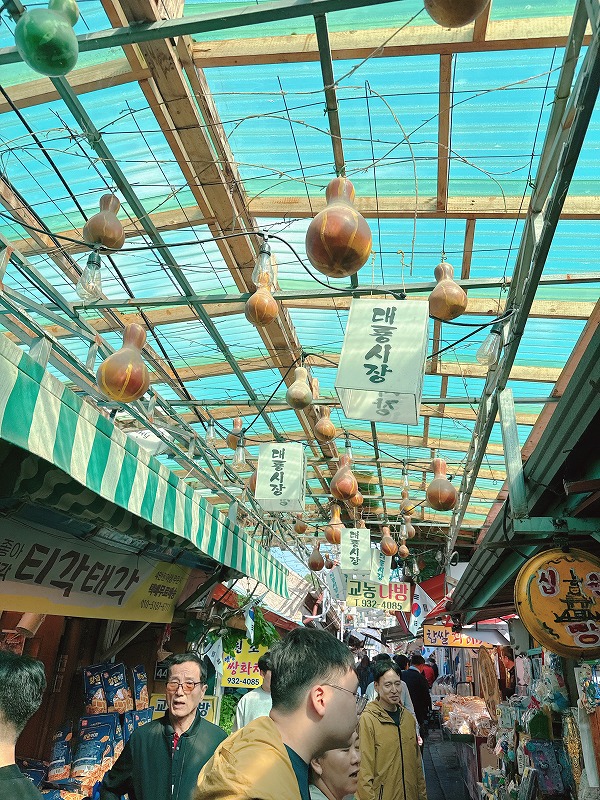 頭上に瓢箪がぶら下がる