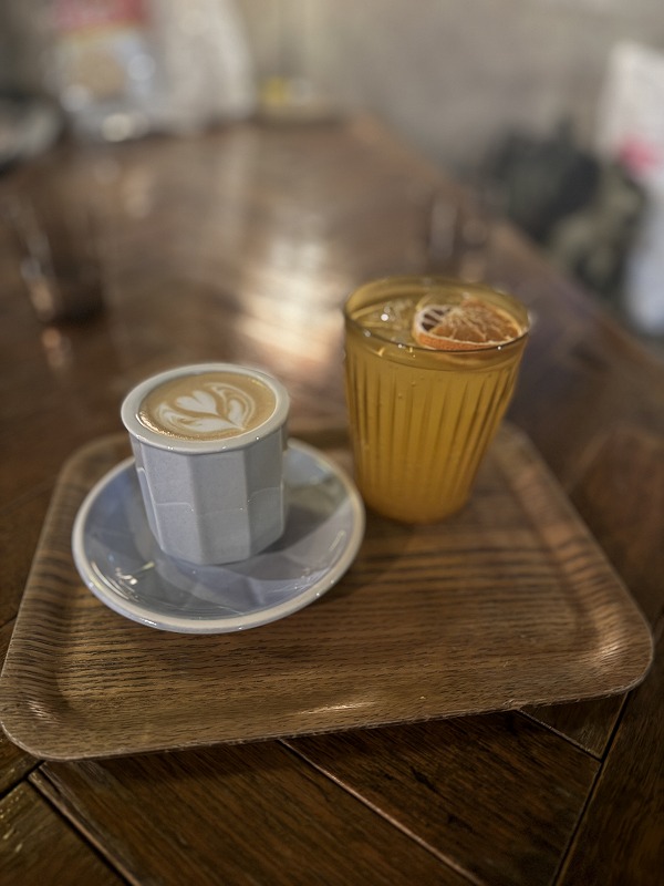 フラットホワイトとFRITZエール