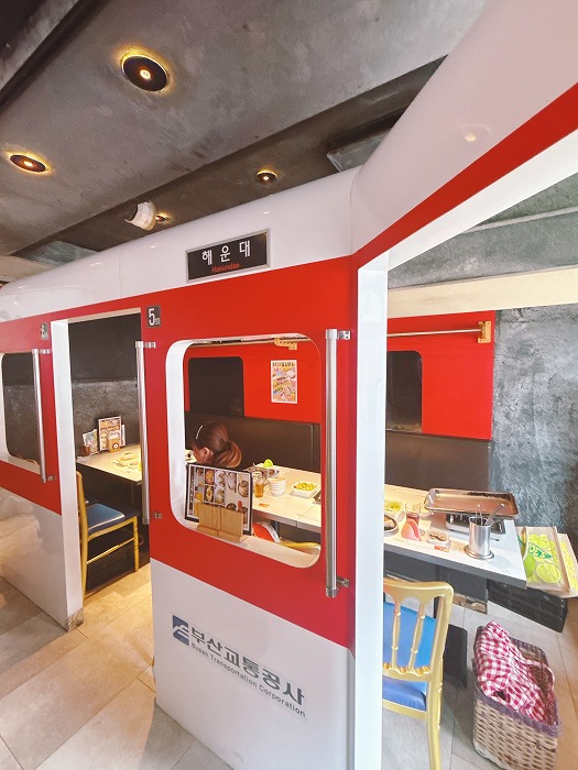 まもなく釜山駅 電車っぽい内装!