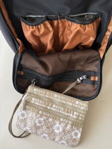 財布をフロントポケットに付ける