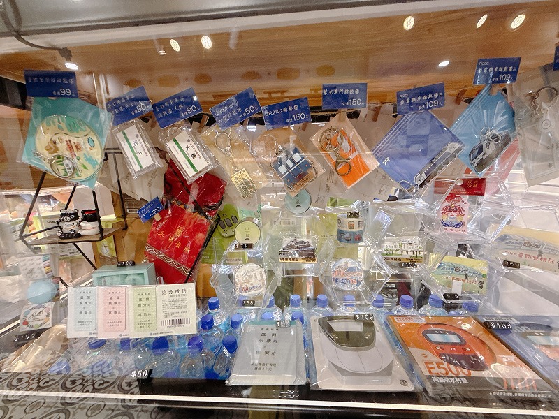 とにかくグッズが多すぎる