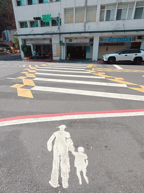 雙連市場の前の横断歩道