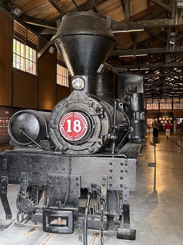 機関車が展示されています