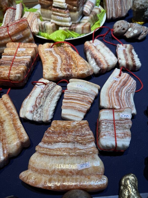 豚の角煮サイズの石