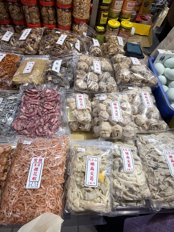 嫩扁尖筍や肚菌など珍しい！