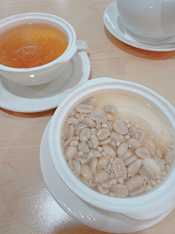 ピーナツのお汁粉みたいな