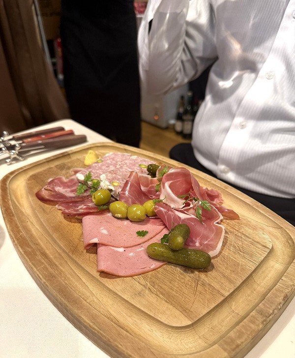 シャルキュトリーと田舎風豚肉のパテ