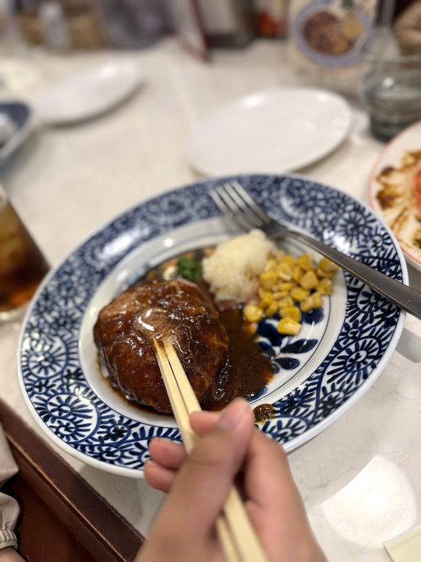 ハンバーグから肉汁