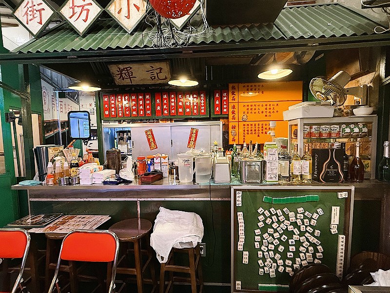 ドリンクなど作ってくれるブースは小坊街