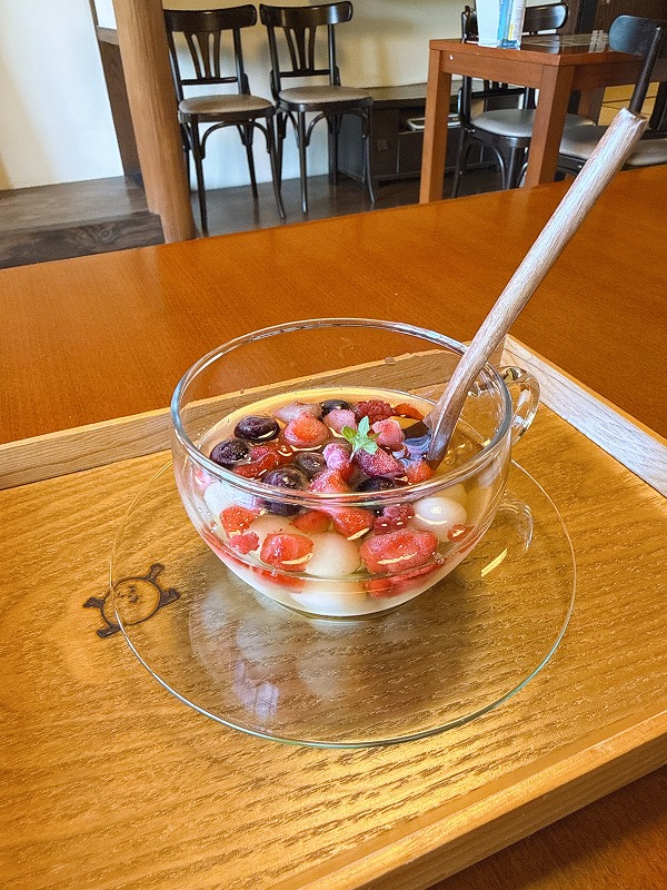 Koiカフェゆうすい館のかんざらしベリー