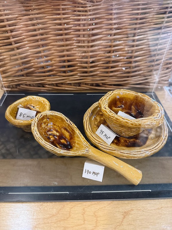 エッグタルトモチーフのカップなど